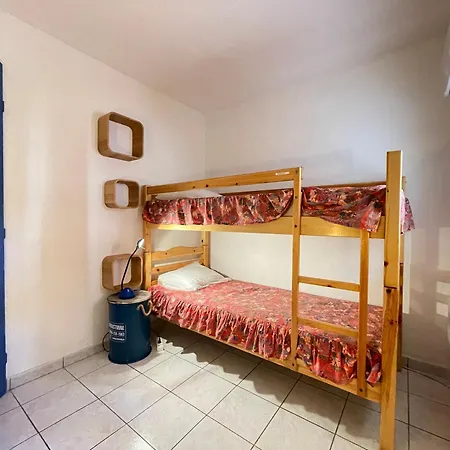 Apartment Joli 2 Pieces Avec Jardinet, Parking Prive, A 100m De La - - Fr-1-338-540 Sète