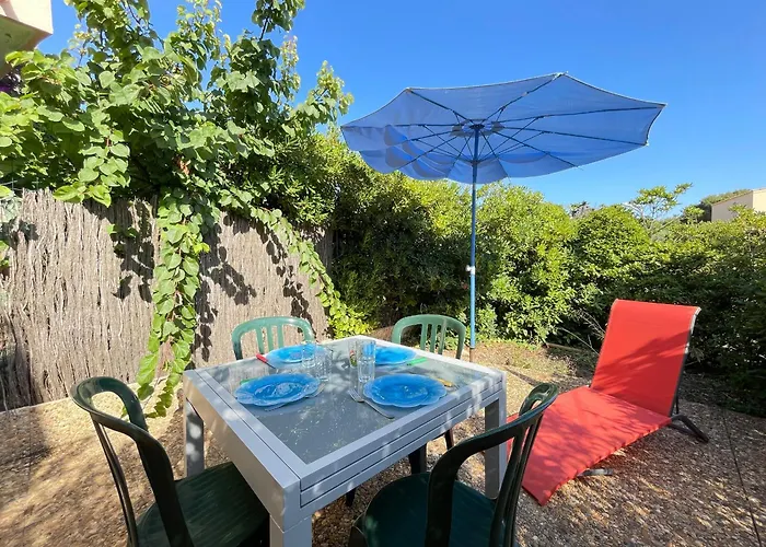 Joli 2 Pièces Avec Jardinet, Parking Privé, à 100m De La - - Fr-1-338-540 * Sète